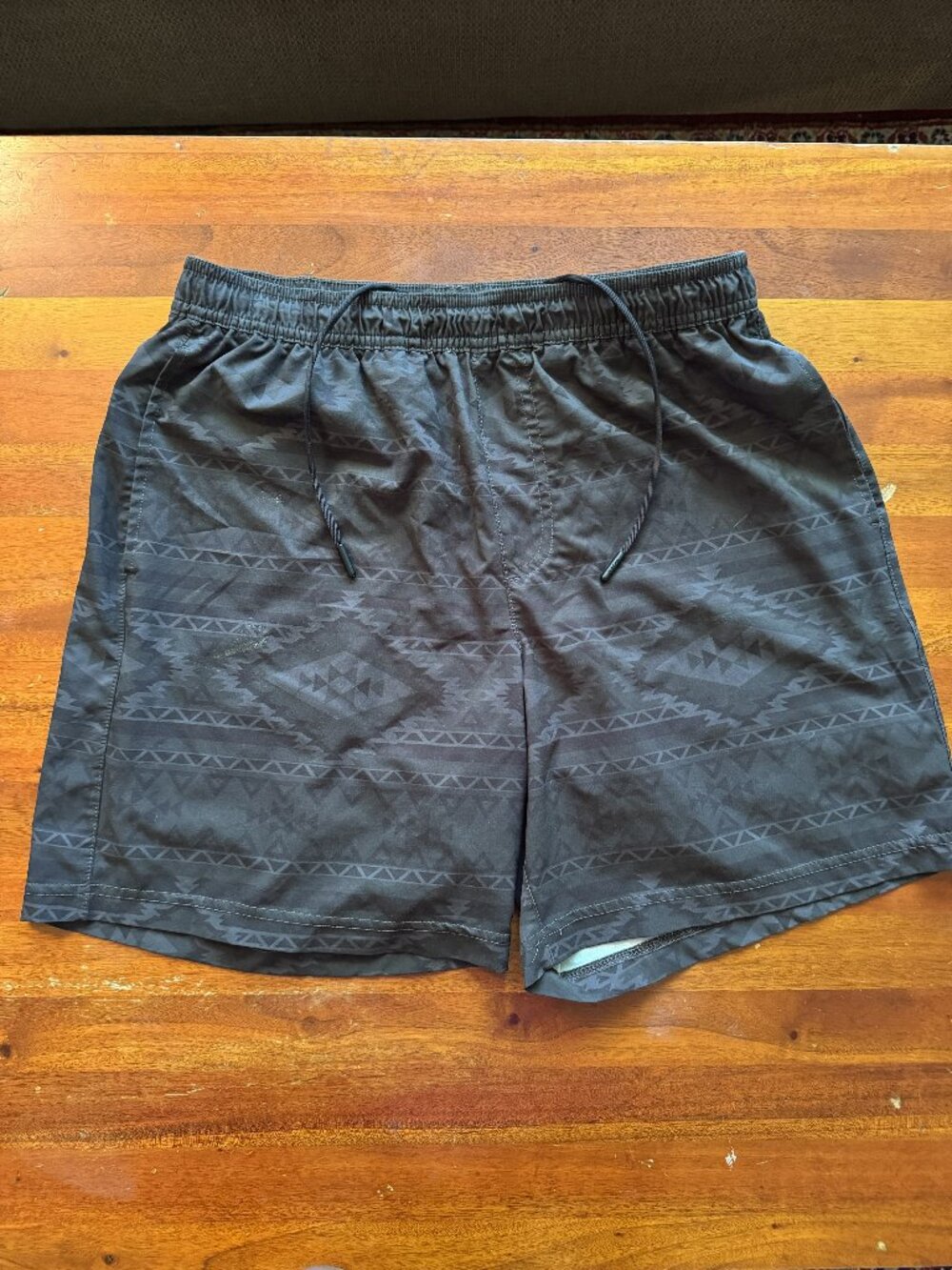 Chubbies Men's Medium 7 Inch Swim Trunks Black Geometric